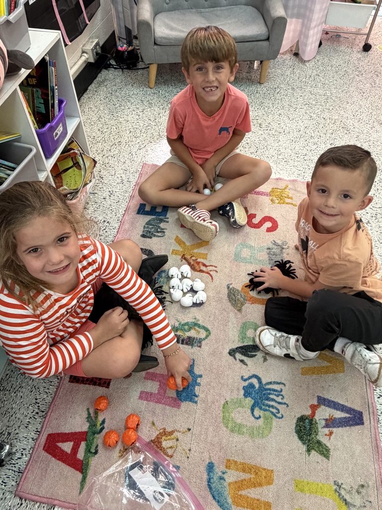 Mrs. Webster and Mrs. Garner’s kindergarteners had so much fun creating and exploring repeated patterns using pumpkins, leaves, skeletons, and spiders! 