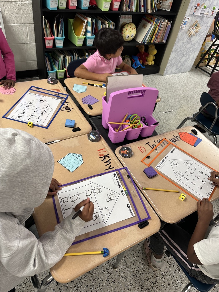 Ms. Parker’s 1st grade class is learning about fact families! Students used dice to choose their addends, then added them to find the sum. Next, students created the fact families of those numbers and assembled their house! Finally, they glued their fact-family houses down to create a fact-family community. 🏠#wearejtr #4theT