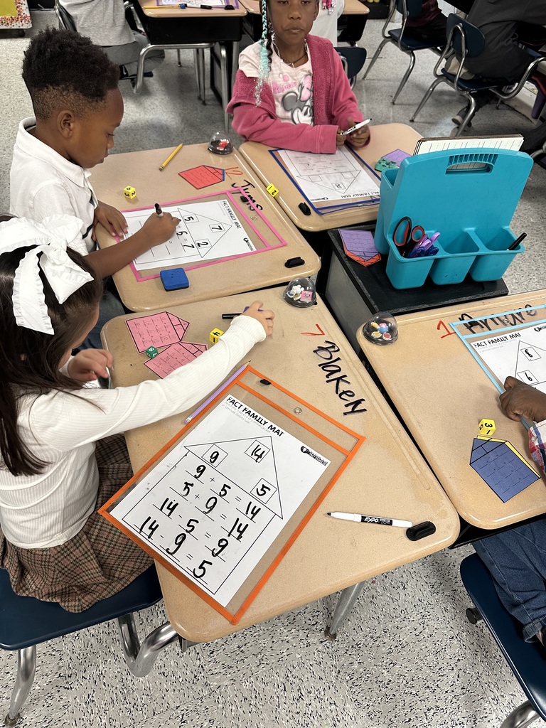 Ms. Parker’s 1st grade class is learning about fact families! Students used dice to choose their addends, then added them to find the sum. Next, students created the fact families of those numbers and assembled their house! Finally, they glued their fact-family houses down to create a fact-family community. 🏠#wearejtr #4theT