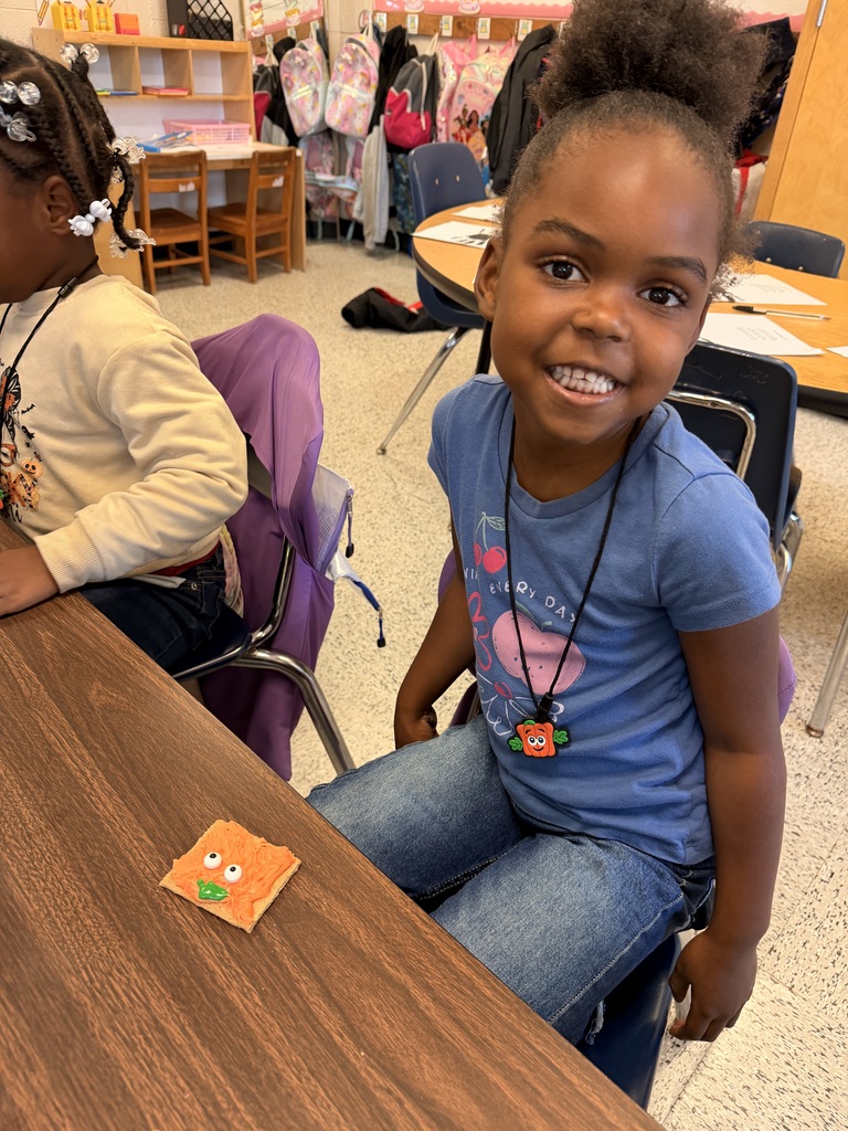 🎃 Happy Birthday, Spookley! 🎉 Mrs. Hess’s class celebrated by reading the book, watching the movie, and making yummy Spookley cookies! 🍪 We also had some spooky learning fun drawing and labeling spiders! 🕷️🕸️