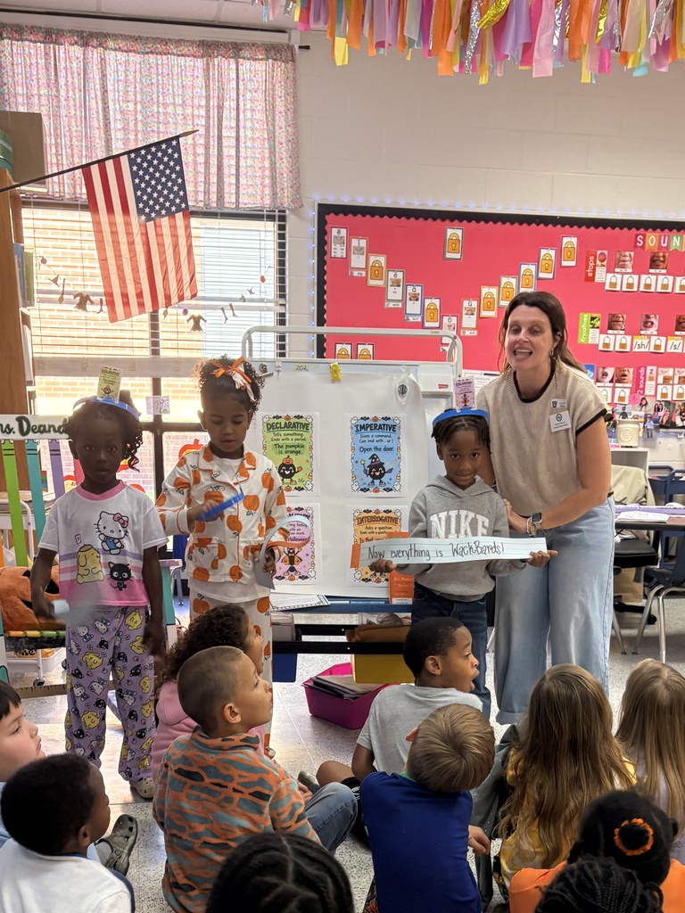 Ms. Duncan visit Mrs. Deanda's first grade class for a read aloud and activity.
