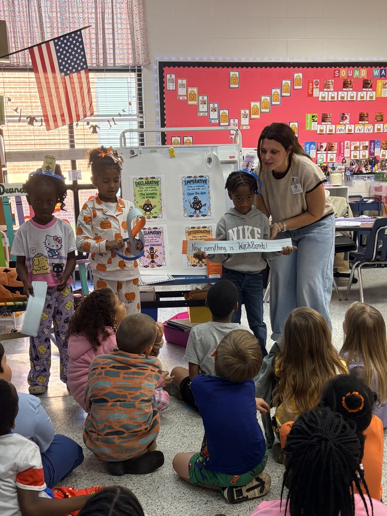 Ms. Duncan visit Mrs. Deanda's first grade class for a read aloud and activity.