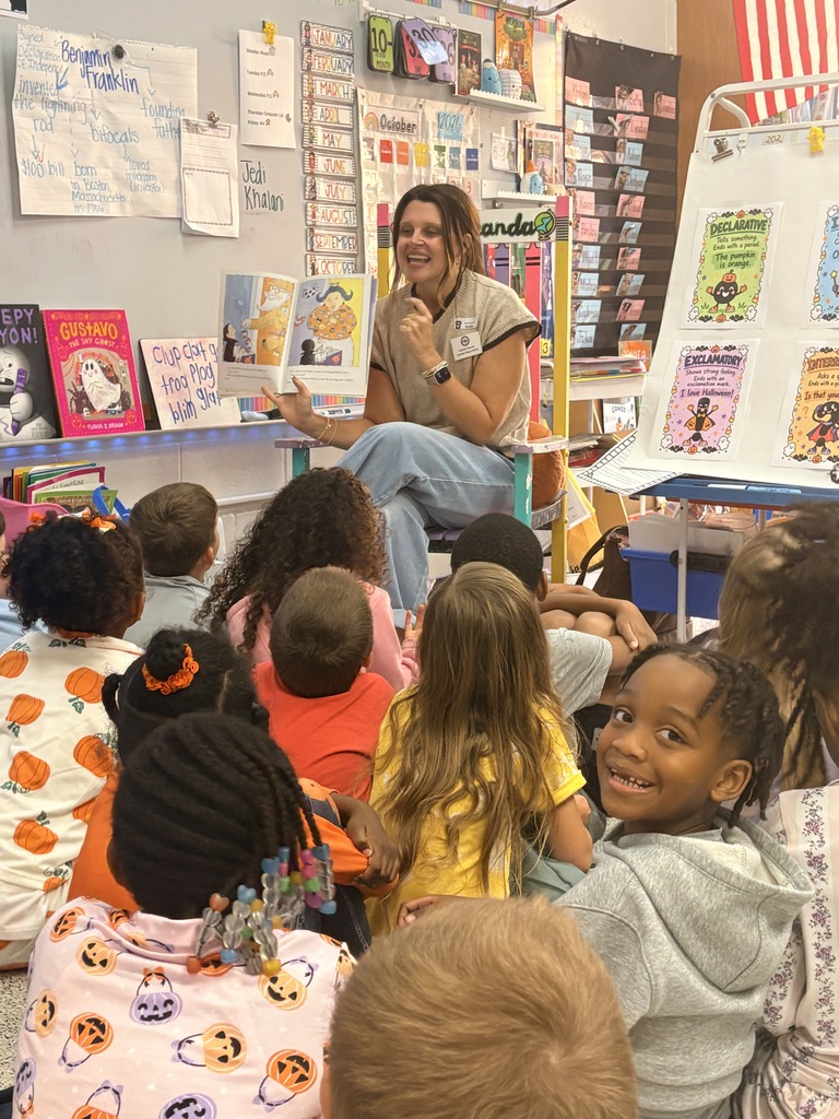 Ms. Duncan visit Mrs. Deanda's first grade class for a read aloud and activity.