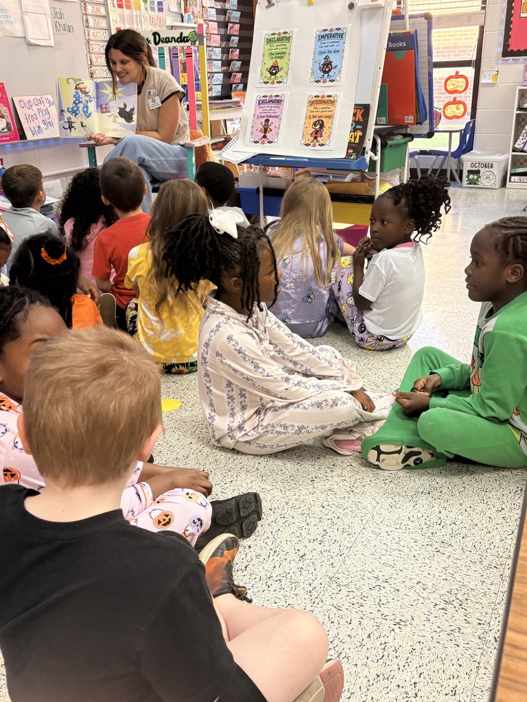 Ms. Duncan visit Mrs. Deanda's first grade class for a read aloud and activity.