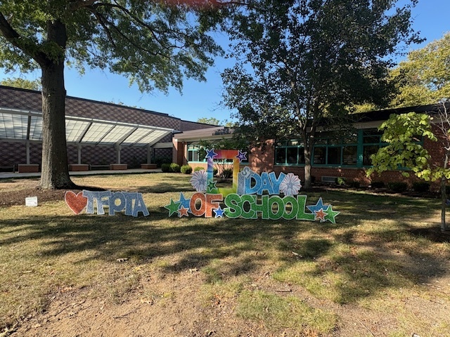 TFPTA Welcome Students with a lawn sign