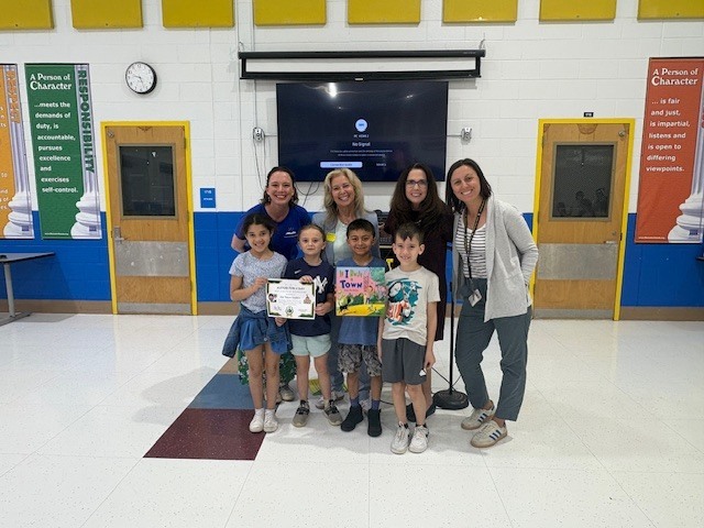 Students with Mayor and Principal 
