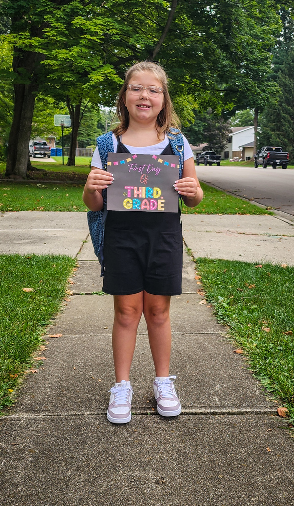 First day of school for students in grades 1 to 5.
