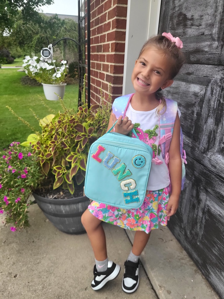 First day of school for students in grades 1 to 5.