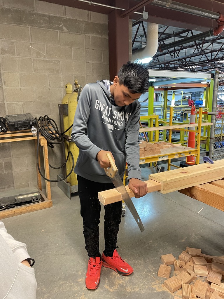 TMS students completing a hands-on activity while on a field trip to JATC in Vandalia. 