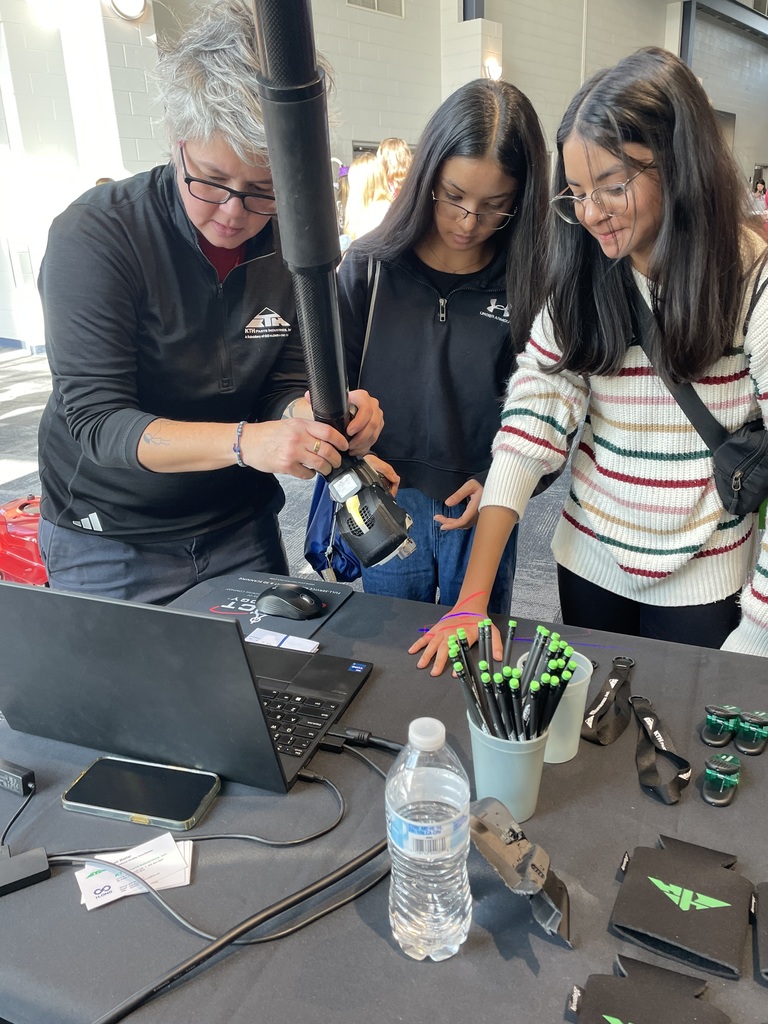 TMS students at the STEMM Expo.