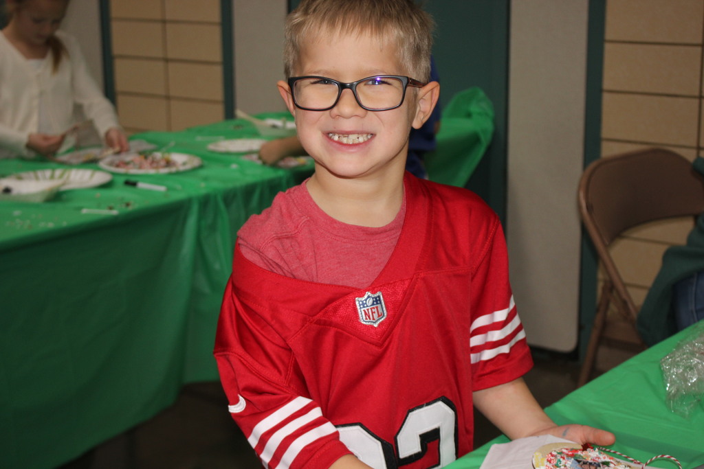 Broadway students crafting gifts at the Little Elves Workshop.