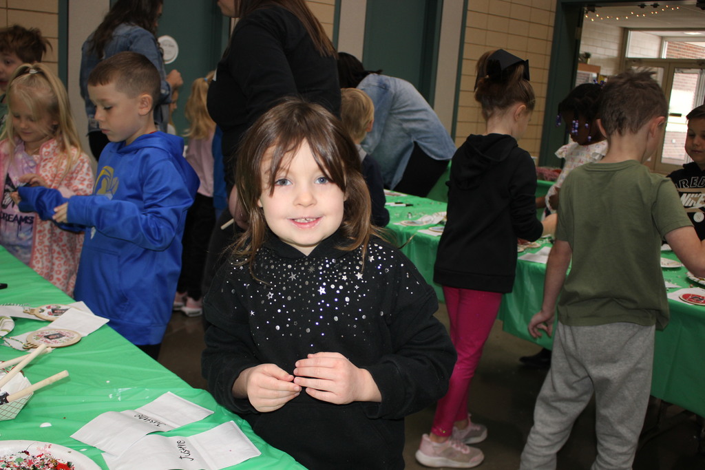Broadway students crafting gifts at the Little Elves Workshop.