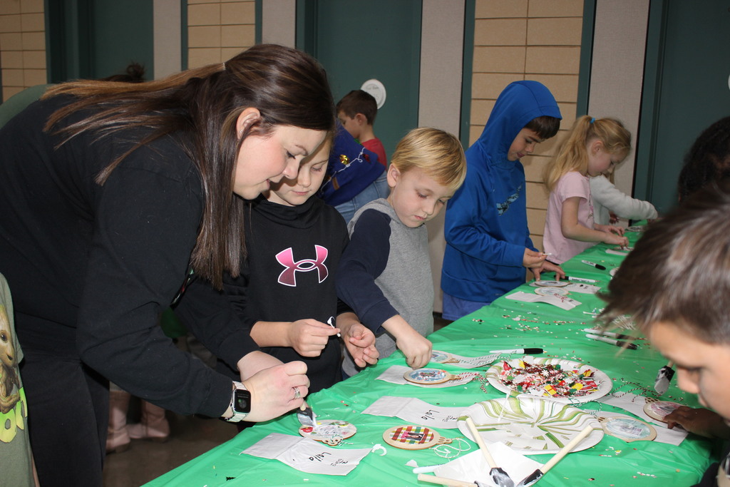 Broadway students crafting gifts at the Little Elves Workshop.