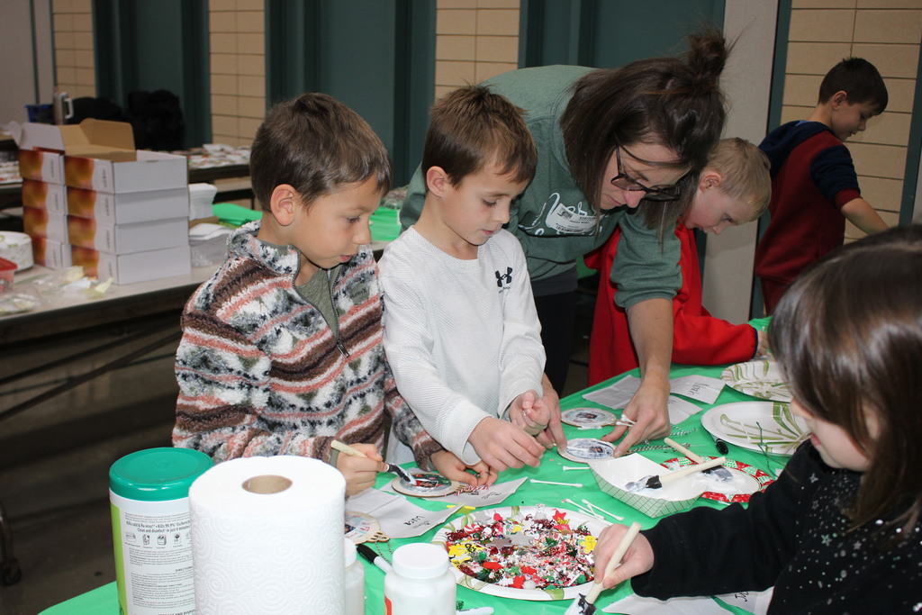 Broadway students crafting gifts at the Little Elves Workshop.