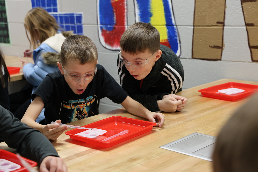 L.T. Ball students enjoy an after-school science program with Boonshoft. 