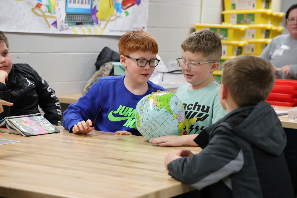L.T. Ball students enjoy an after-school science program with Boonshoft. 