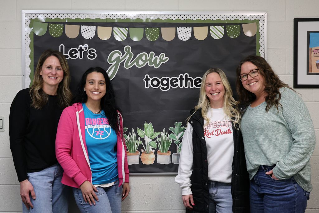 L.T. Ball Intermediate parent group poses for a photo.