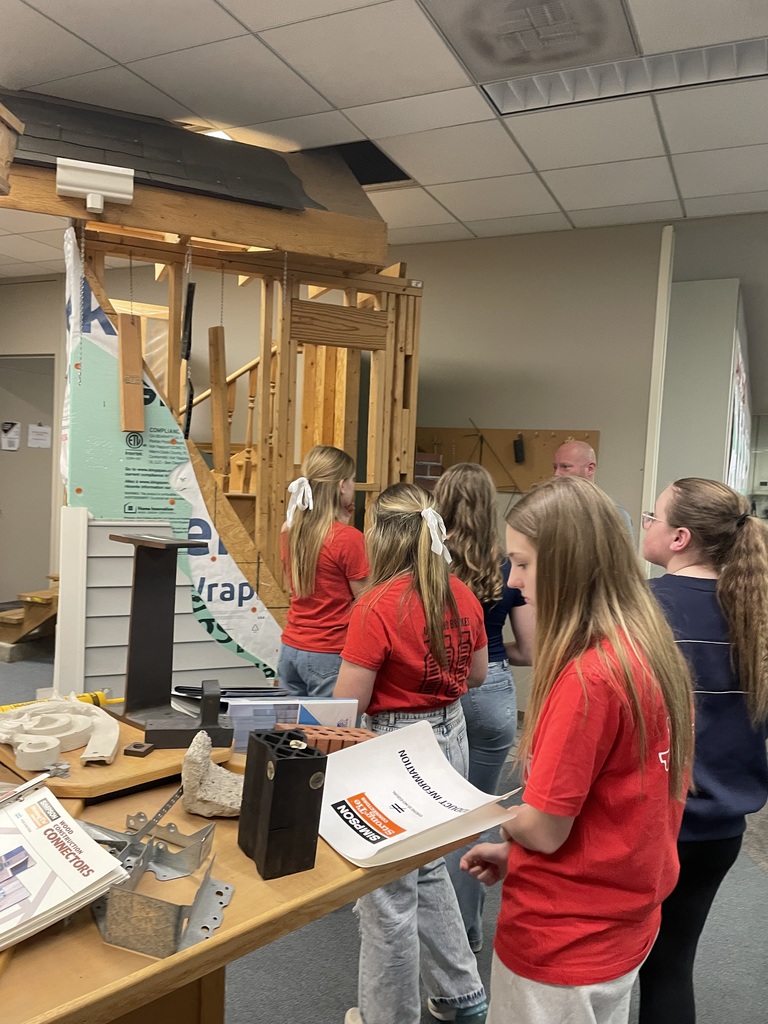 TMS students work on a STEM lab at Sinclair Community College.