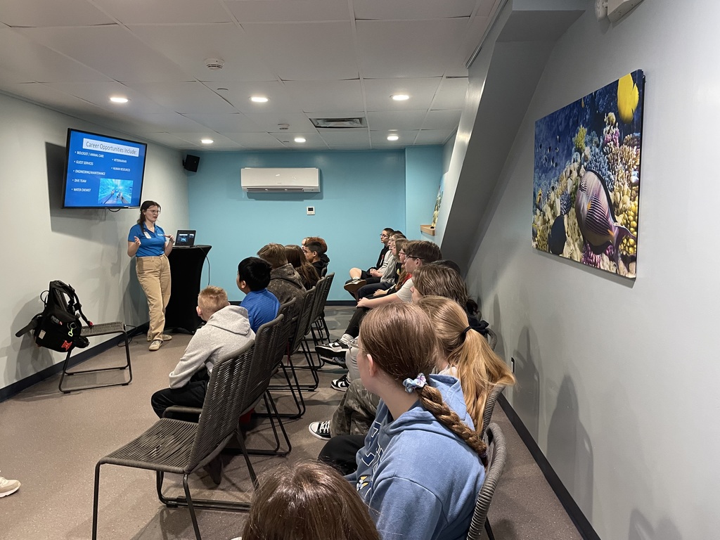 TMS students at Newport Aquarium to learn about potential career paths