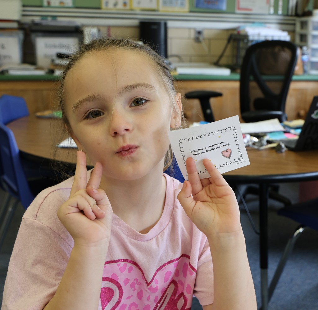 A Broadway Elementary student is ready to deliver her note of appreciation.