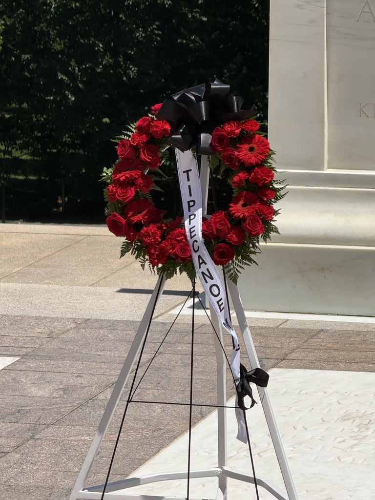 TMS wreath that will be placed at the Tomb of the Unknown soldier.