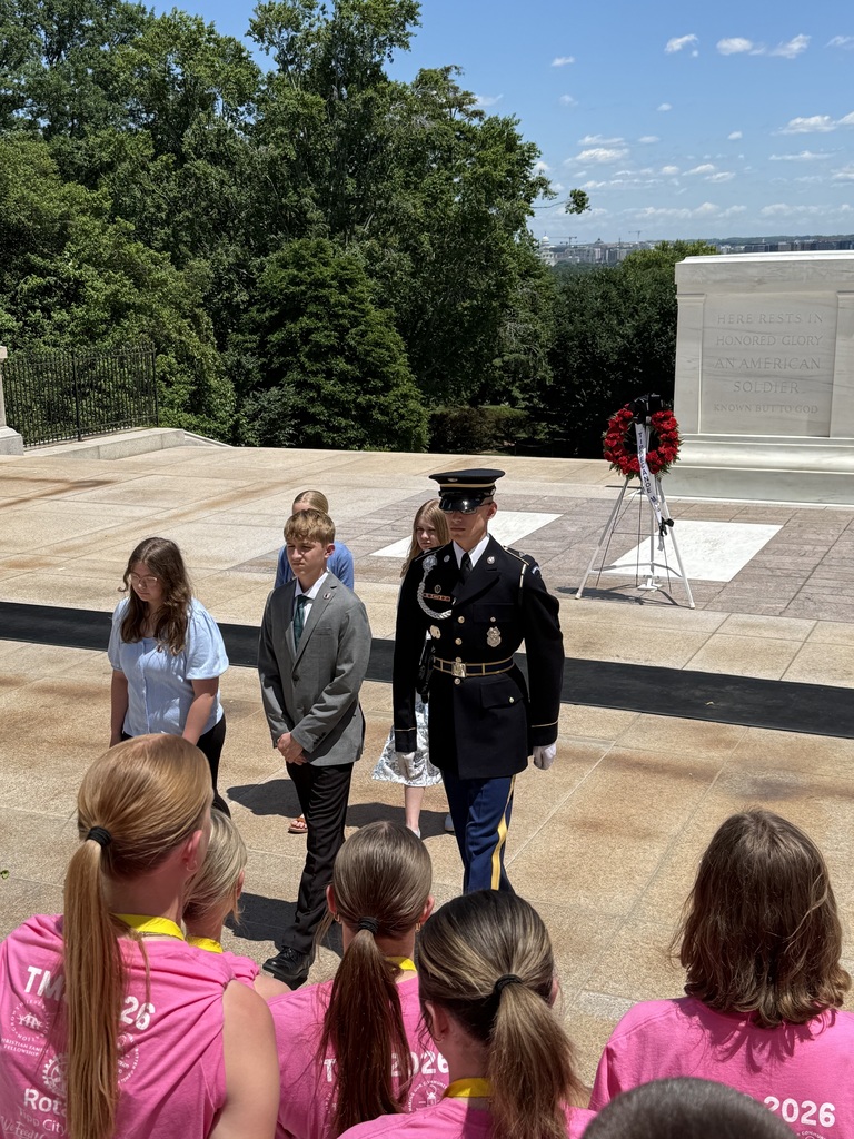 TMS leave the Tomb of the Unknown soldier.