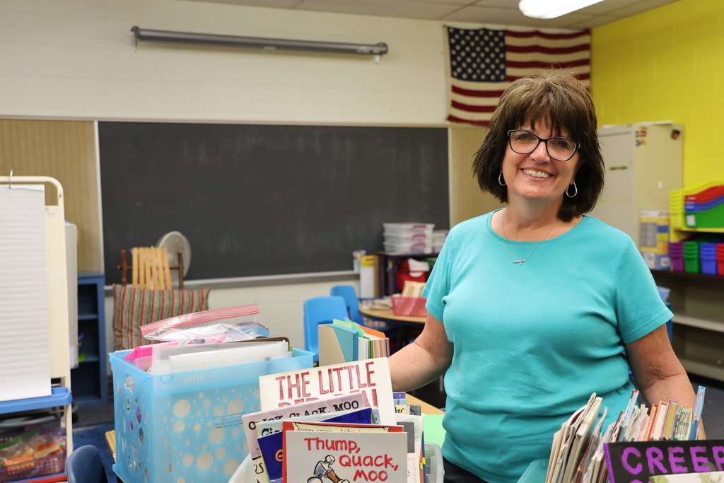 Broadway teacher Marilyn Potter is in her classroom where she taught for decades and where she actually attended second grade.  