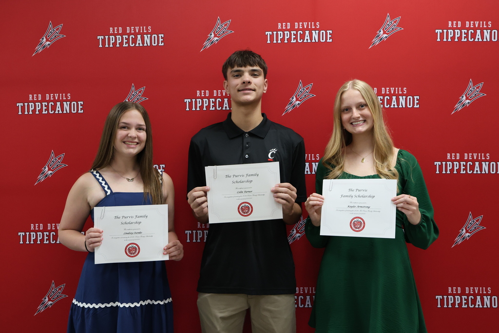 The Purvis Family Scholarship recipients.