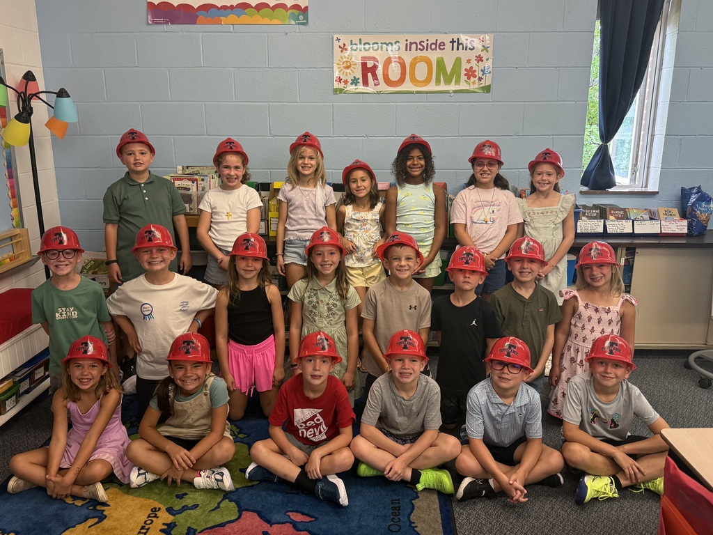 Broadway Elementary students pose with their Tippecanoe hard hat.