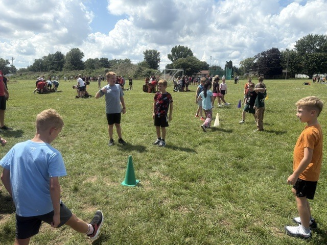 Back to School teambuilding at L.T. Ball Intermediate School where students are engaged in a host of fun activities that require communication and cooperation.
