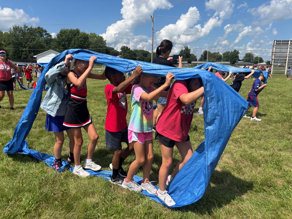 Back to School teambuilding at L.T. Ball Intermediate School where students are engaged in a host of fun activities that require communication and cooperation.
