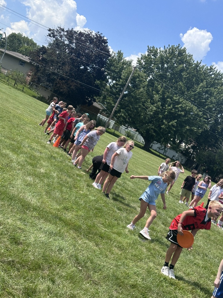 Back to School teambuilding at L.T. Ball Intermediate School where students are engaged in a host of fun activities that require communication and cooperation.