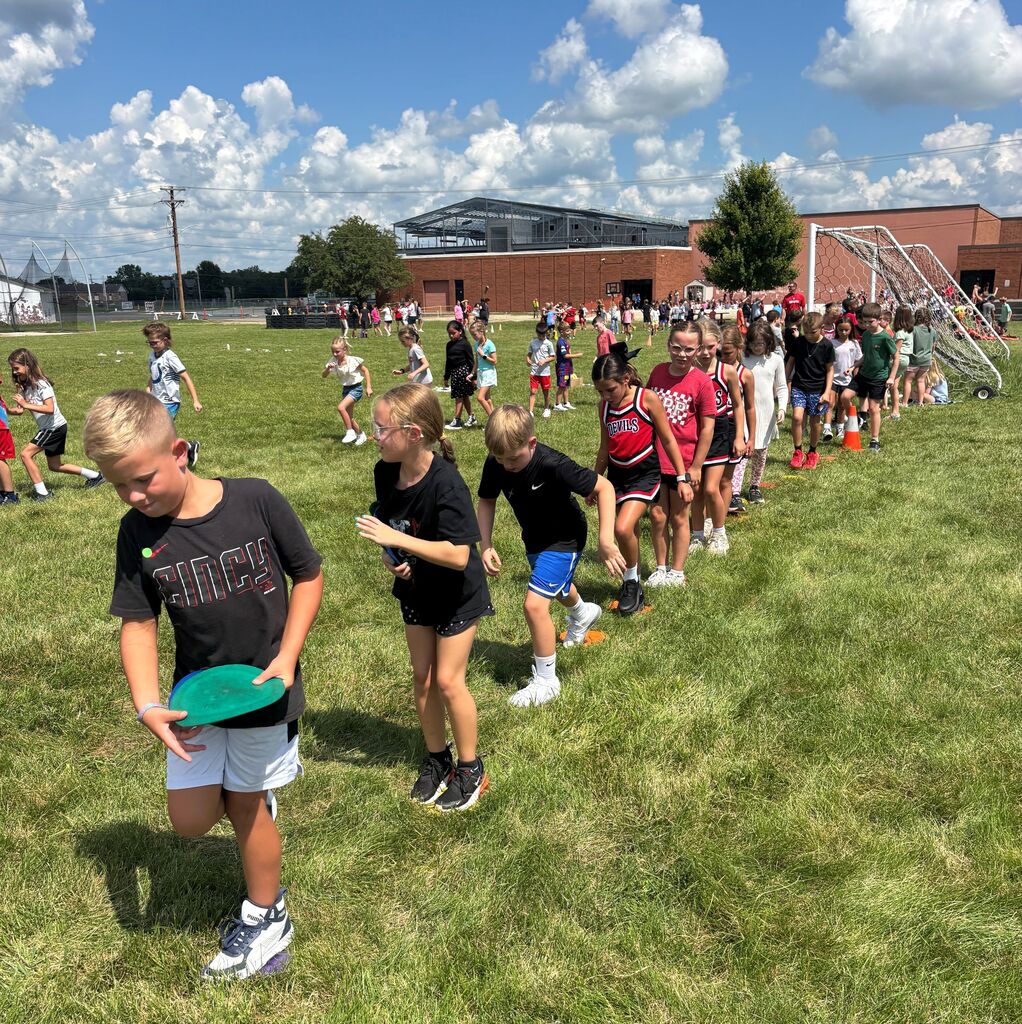 Back to School teambuilding at L.T. Ball Intermediate School where students are engaged in a host of fun activities that require communication and cooperation.