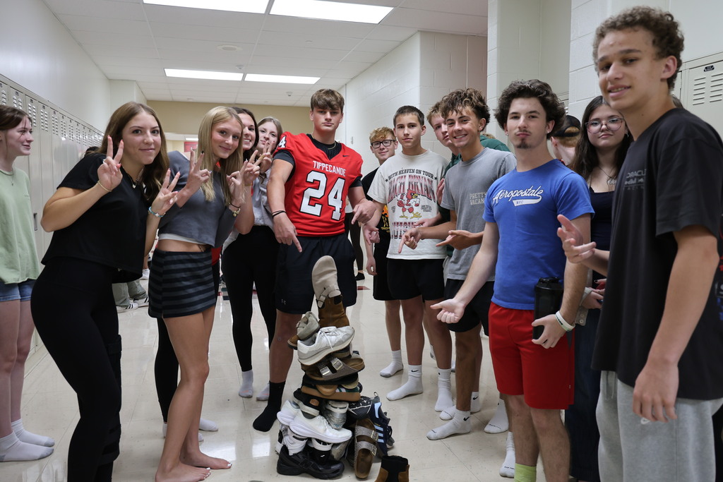 THS students build a tower using their use.