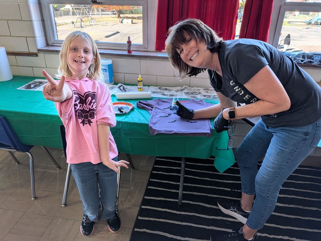 Creating a halloween bat shirt at Broadway.