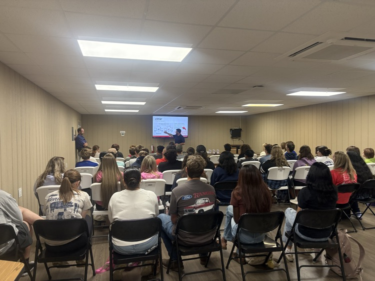 Dr. Lee Griffin speaks with TCCTC Second year students.