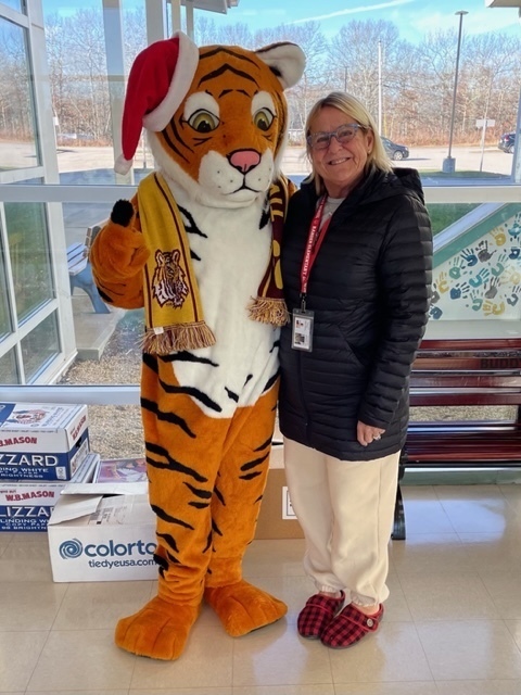 There was a Tiger Sighting at Ranger School this morning as their mascot Walt said good morning to the students and staff as they headed out to The Holiday Concert at THS!