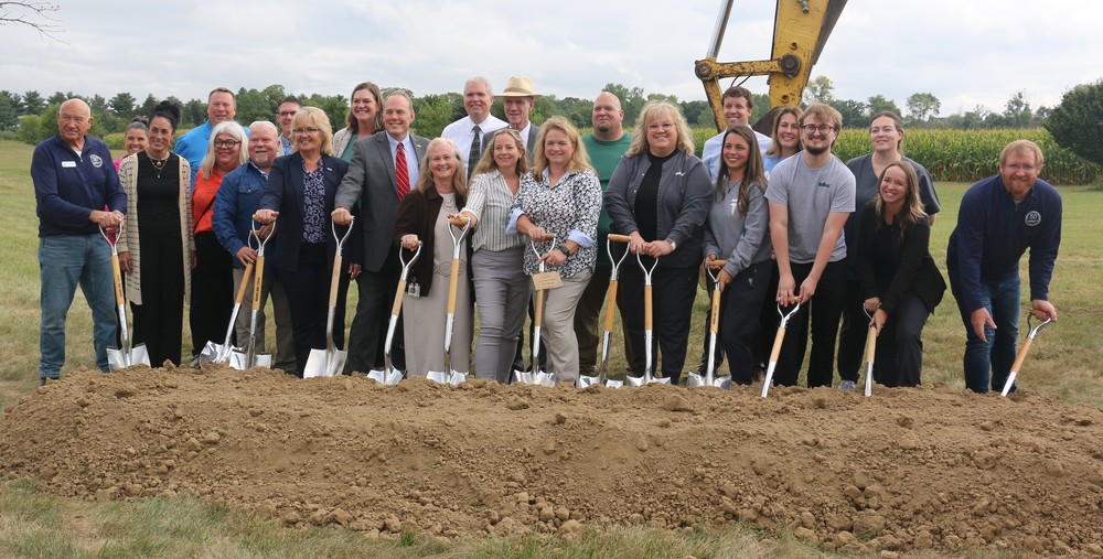 Tolles Team Groundbreaking
