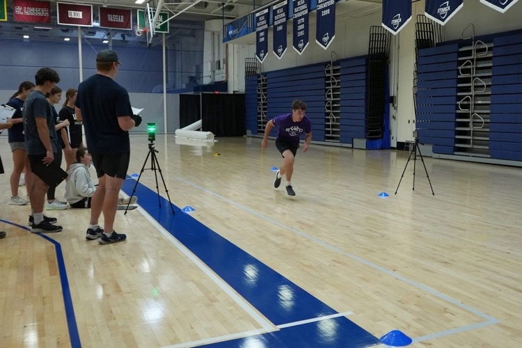 student running in agility test