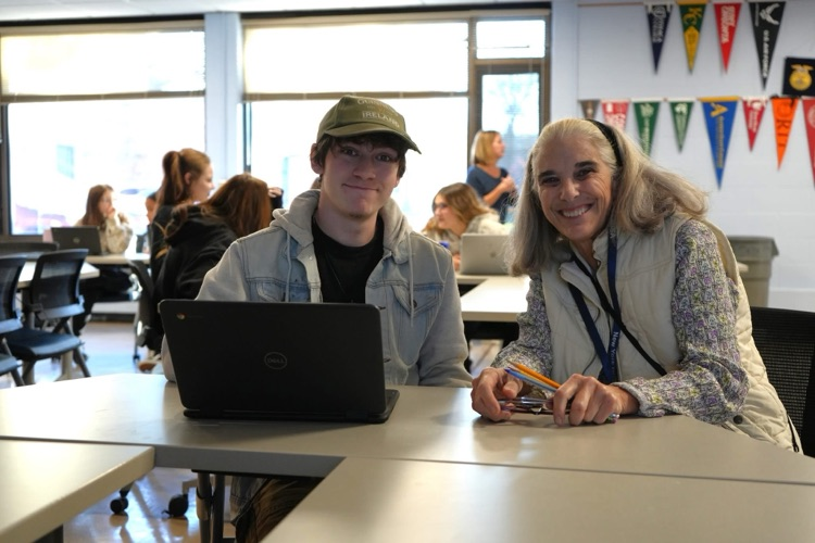 CTE Student Services Team member helping students apply to college