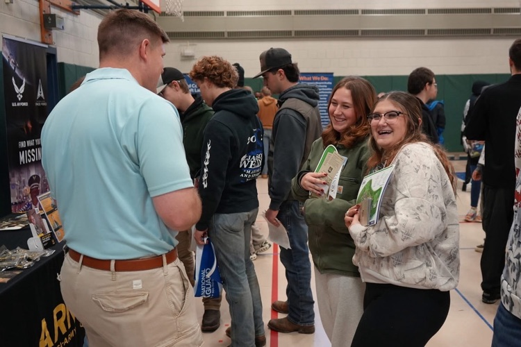 students at Pathways to your future fair