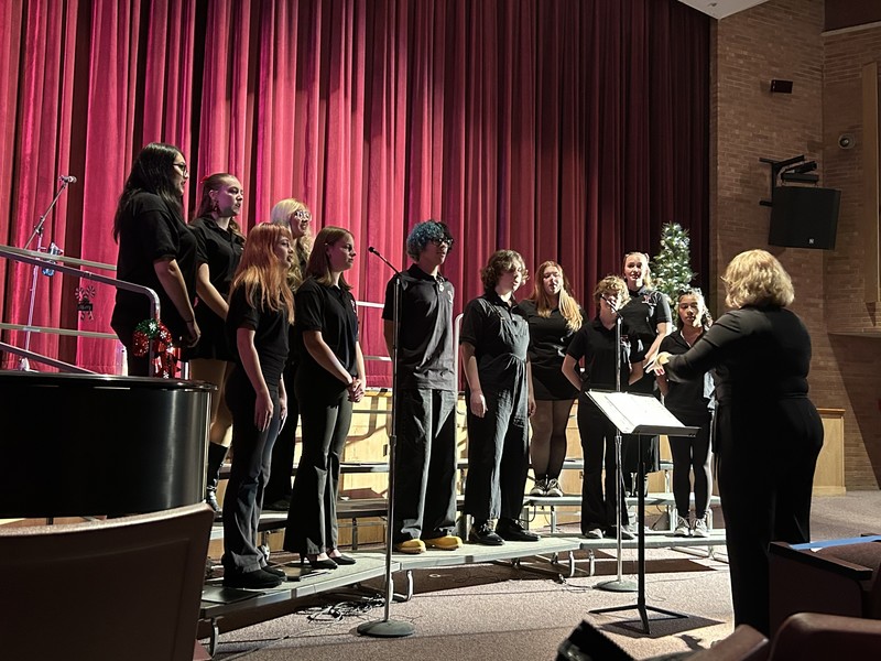 THS students perform at winter concert.