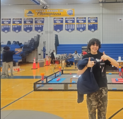 student giving thumbs up at tech wars