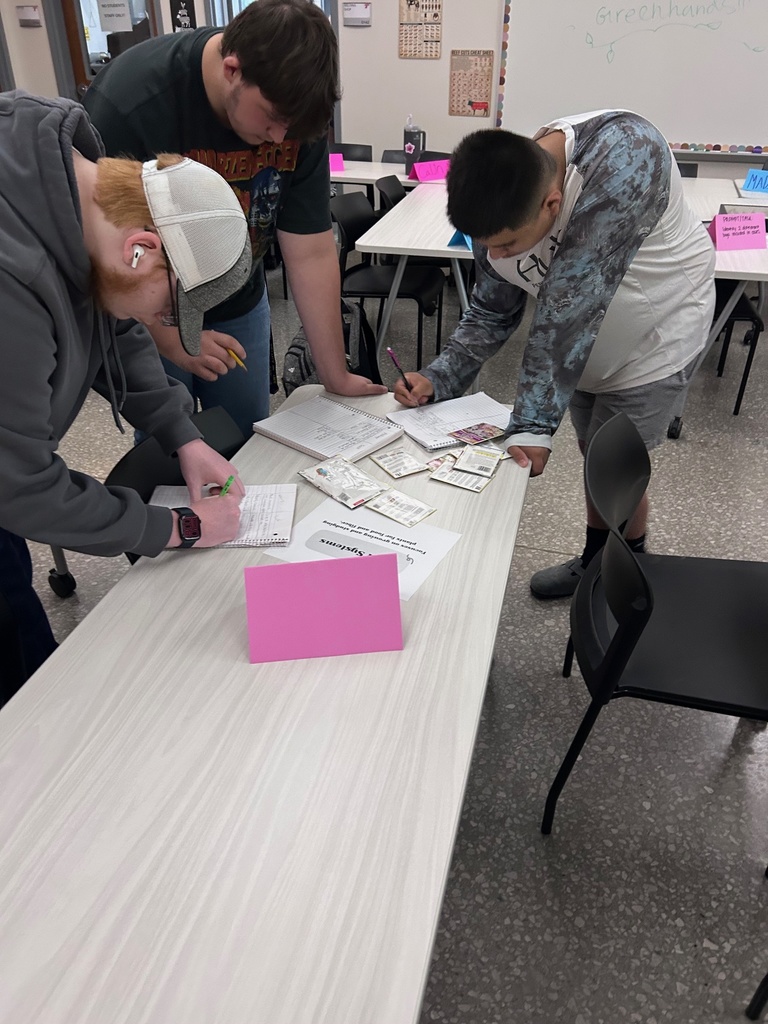 Miss. Overdick and Miss. Hendron's Introduction To Ag class learned about all of the pathways in agriculture and what they have to offer through interactive stations. Students observed insects, identified tools, and look at the internal anatomy of a pig!