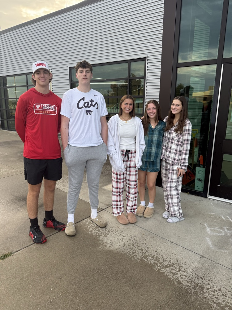 Students at the homecoming kickoff at TES 