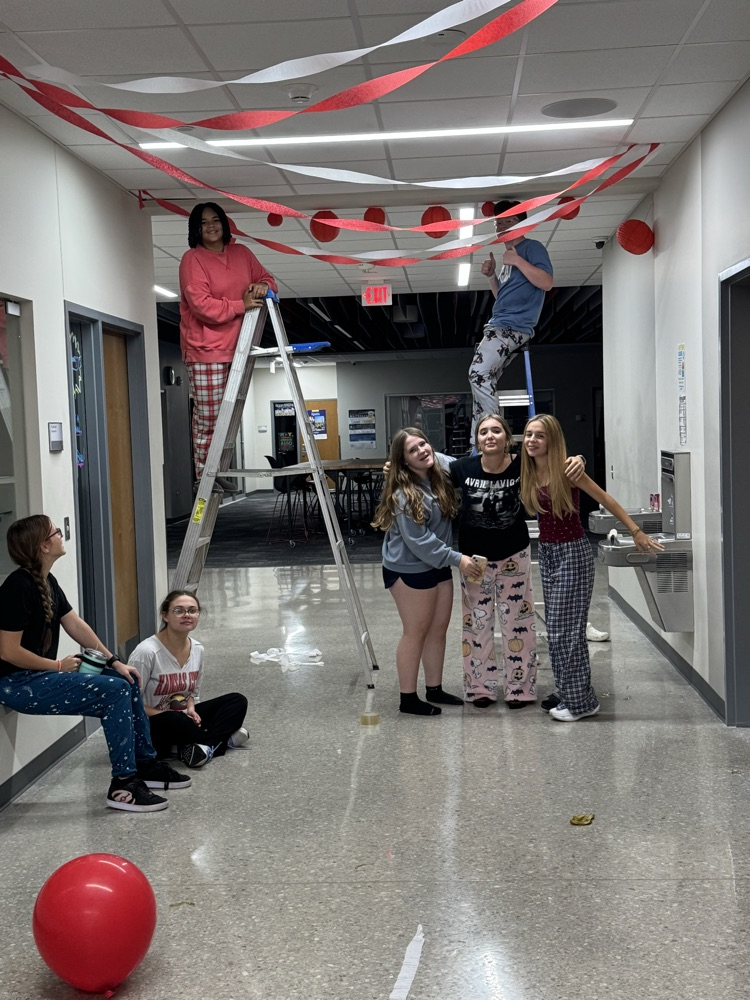 Students at Homecoming Stuco Lock-in 
