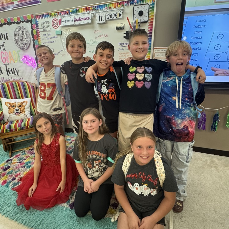 4th Grade Celebrating Spirit Week