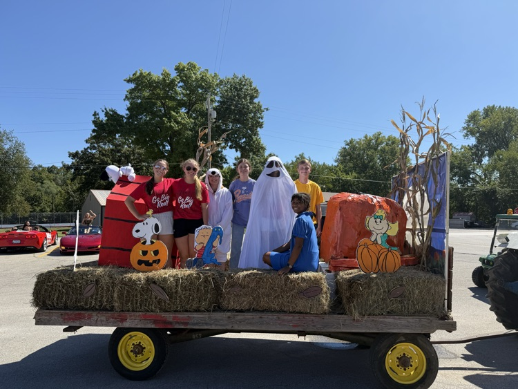 Winners: The Juniors with a Charlie Brown Halloween 