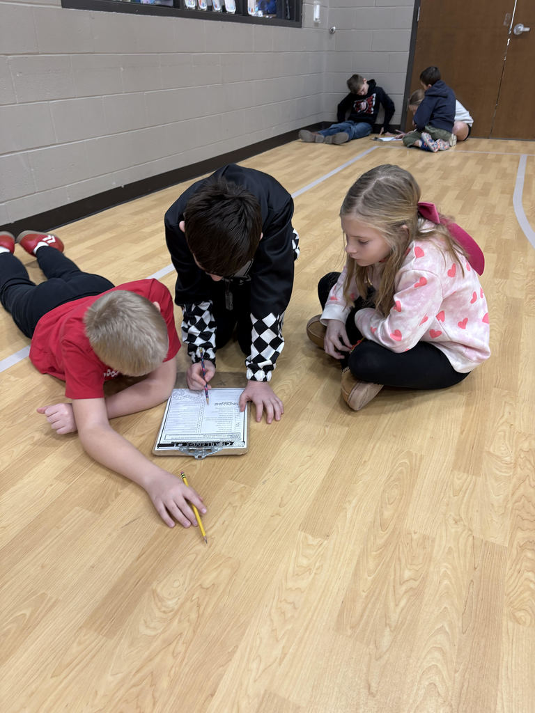 5th grade students reading escape room