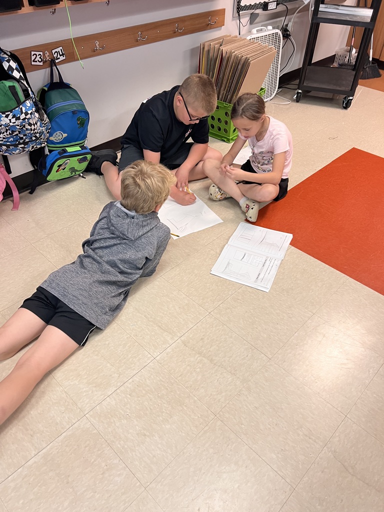 Mrs. Lang's 3rd grade class participated in a Seawall Science Engineering Challenge.  